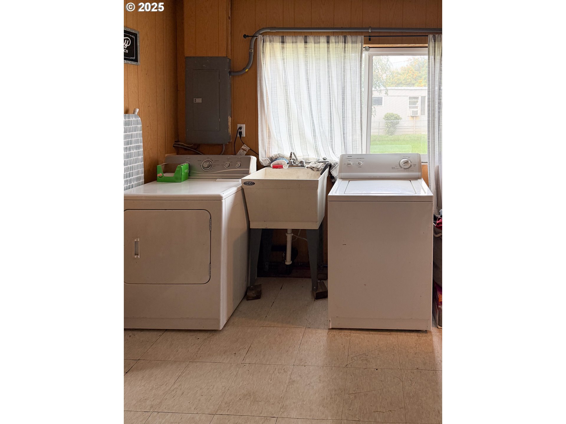 1960 Birch Street Elgin, OR 97827 - Photo 10 of 19 a bathroom with a sink and a mirror