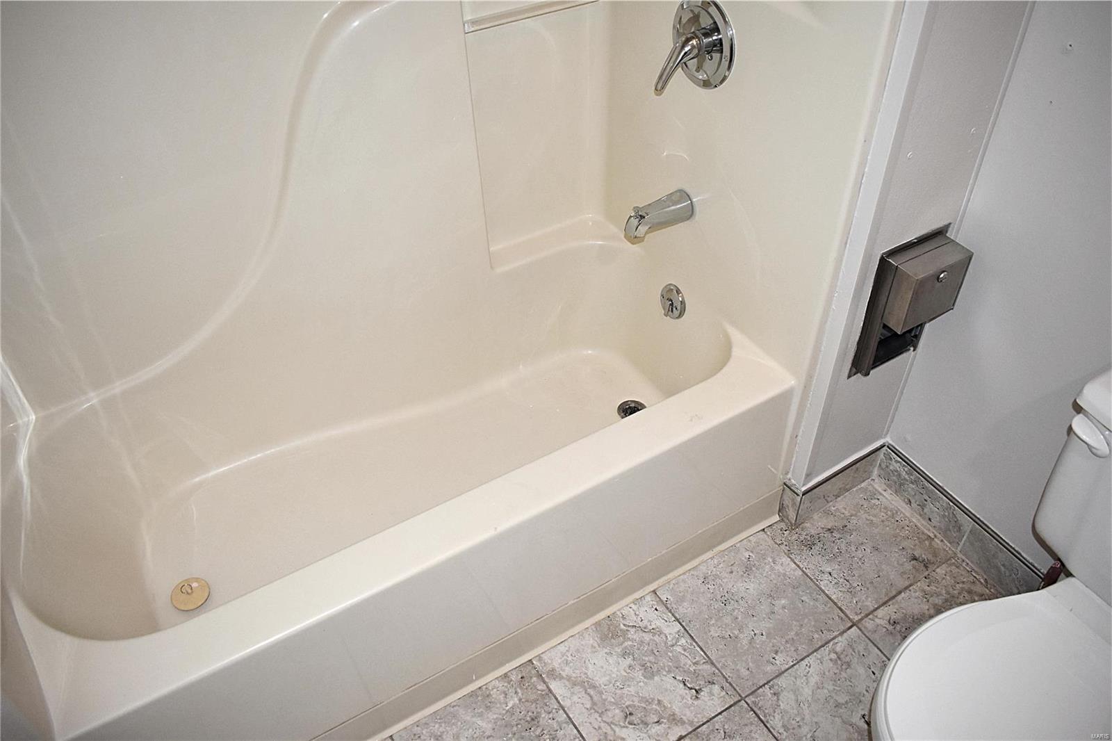 8206 Gravois Road St. Louis, MO 63123 - Photo 13 of 30