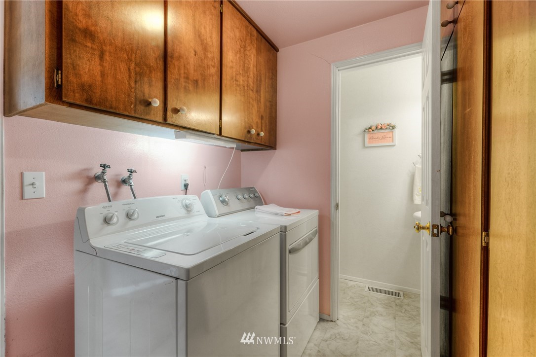 16223 143rd Place Southeast Renton, WA 98058 - Photo 16 of 20 Gallery Image 16