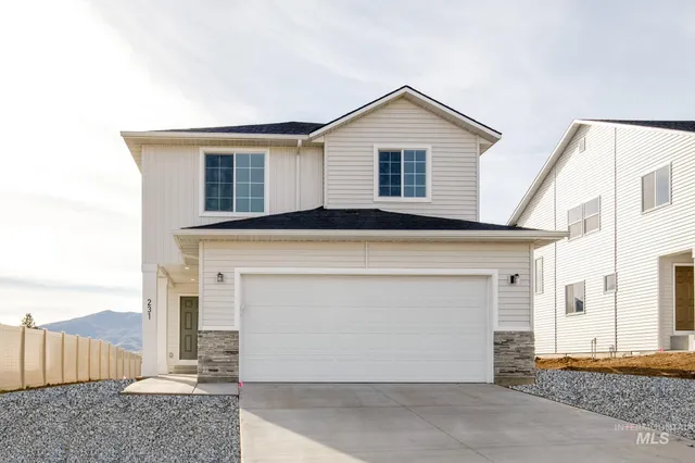 $449,990 | 231 Caribou Court, Horseshoe Bend, ID 83629