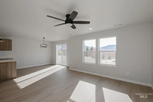 $449,990 | 231 Caribou Court, Horseshoe Bend, ID 83629