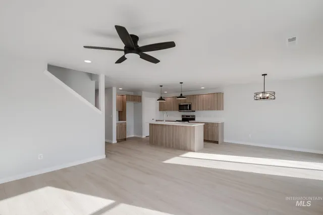 $449,990 | 231 Caribou Court, Horseshoe Bend, ID 83629