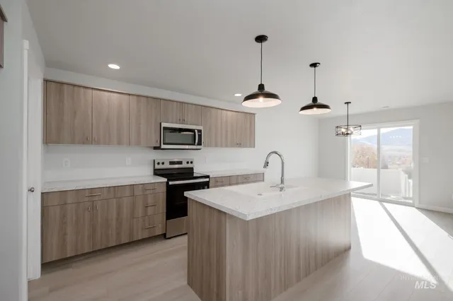 $449,990 | 231 Caribou Court, Horseshoe Bend, ID 83629