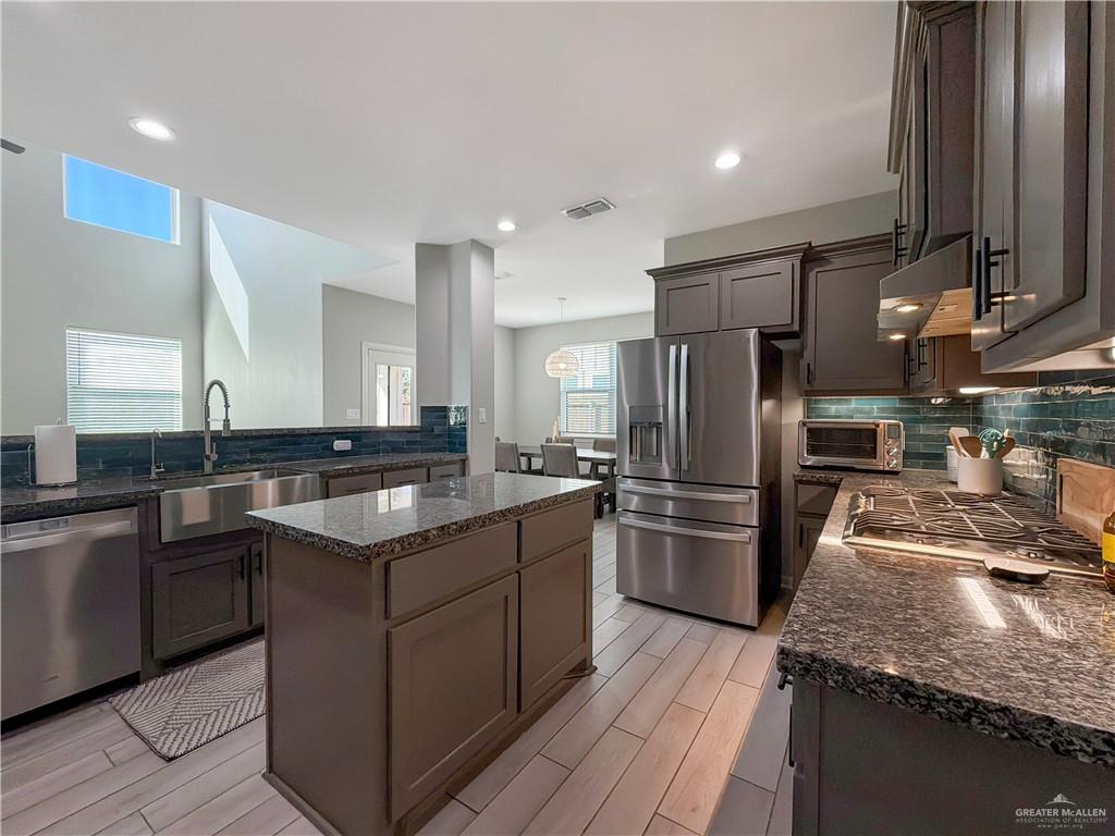 14313 Chalk Rdg Drive McAllen, TX 78504 - Photo 7 of 27
