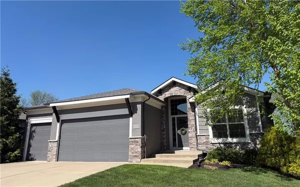 $592,500 | 1537 Woodland Road, Greenwood, MO 64034