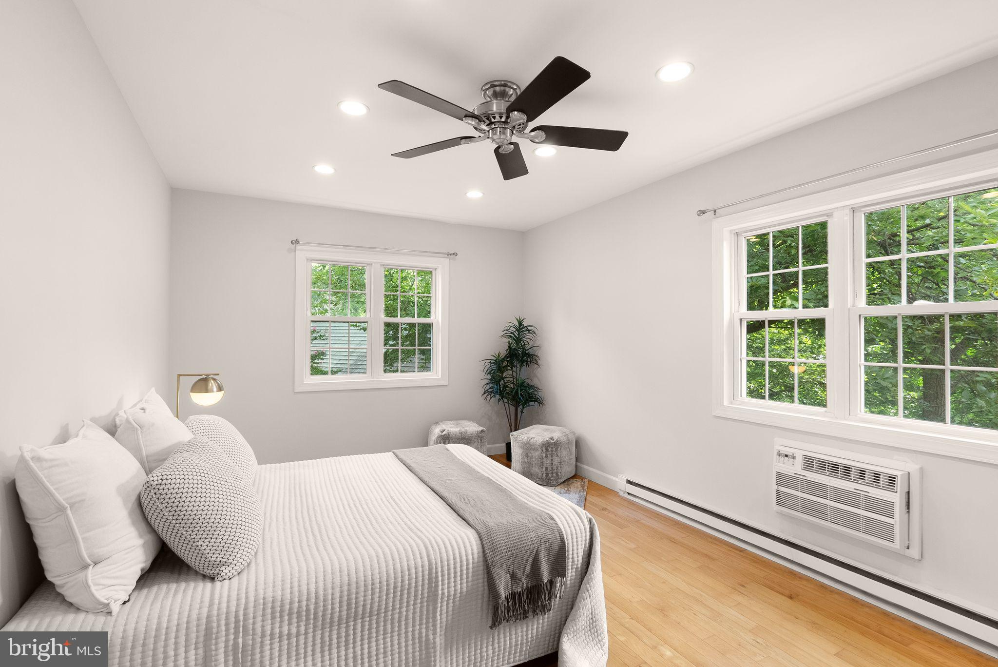 3603 Gunston Road Alexandria, VA 22302 - Photo 16 of 29 Upper level primary suite with recessed lighting