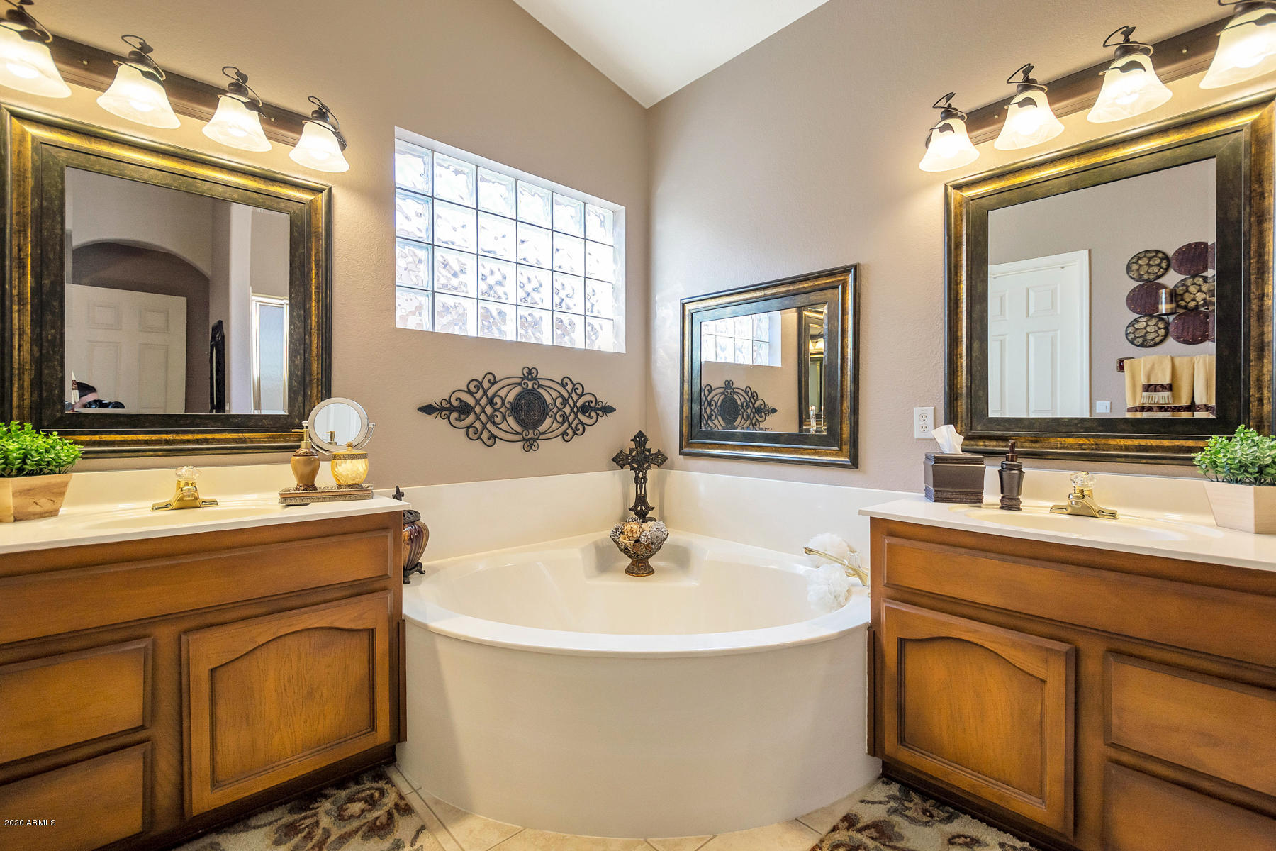 15284 West Piccadilly Road Goodyear, AZ 85395 - Photo 6 of 30 DSC_4396