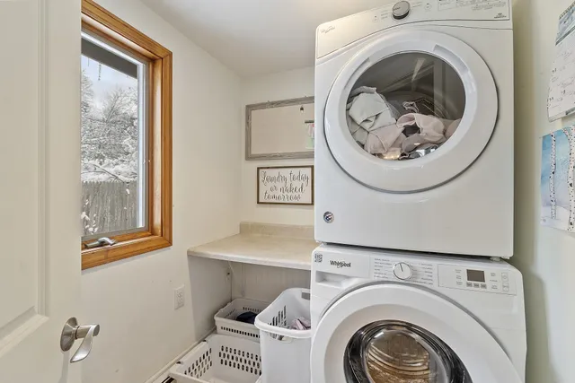 $1,395,000 | 47 Cobbetts Pond Road, Windham, NH 03087