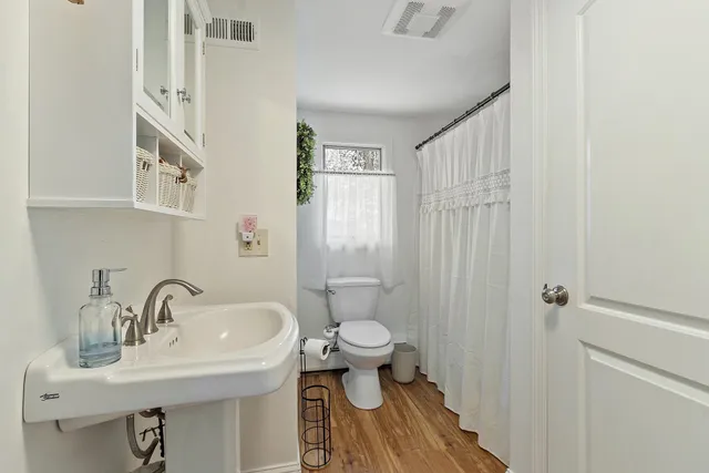 $1,395,000 | 47 Cobbetts Pond Road, Windham, NH 03087