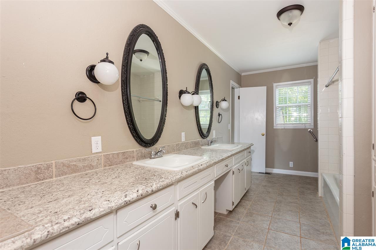 601 5th Avenue East Oneonta, AL 35121 - Photo 15 of 27