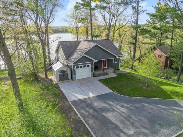 $759,000 | 619 Nokomis Drive, Osceola, WI 54020