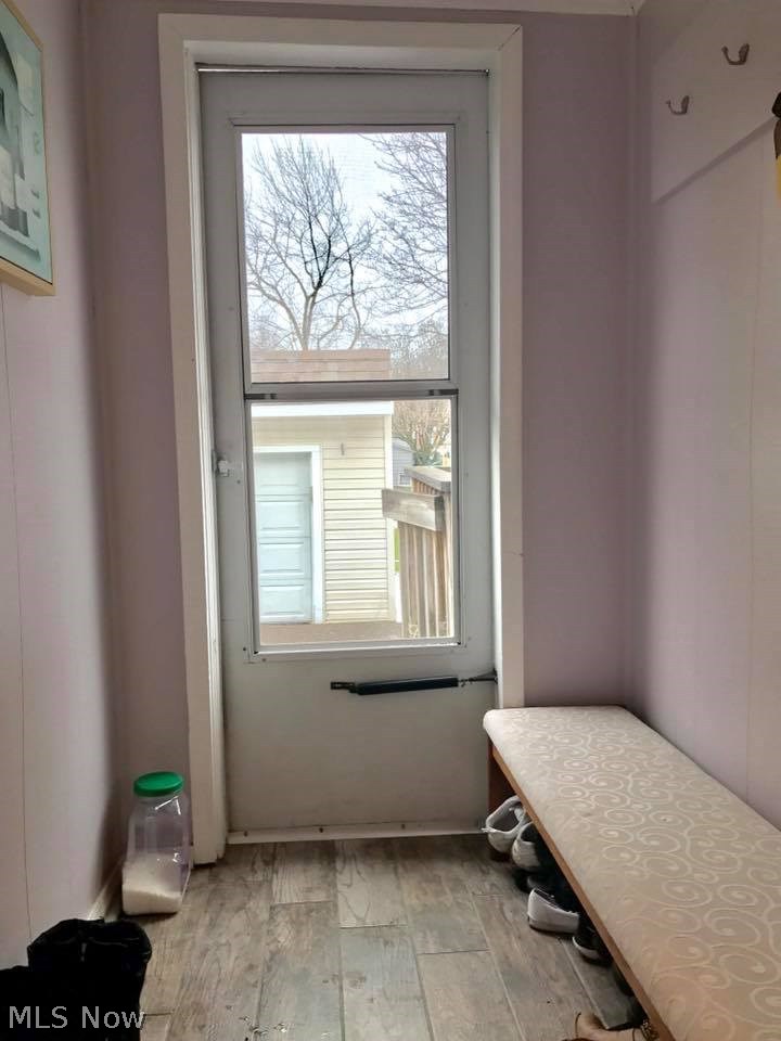 1124 Sunset Road Cleveland, OH 44124 - Photo 3 of 18