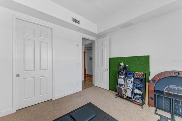 a picture of a city with lake view