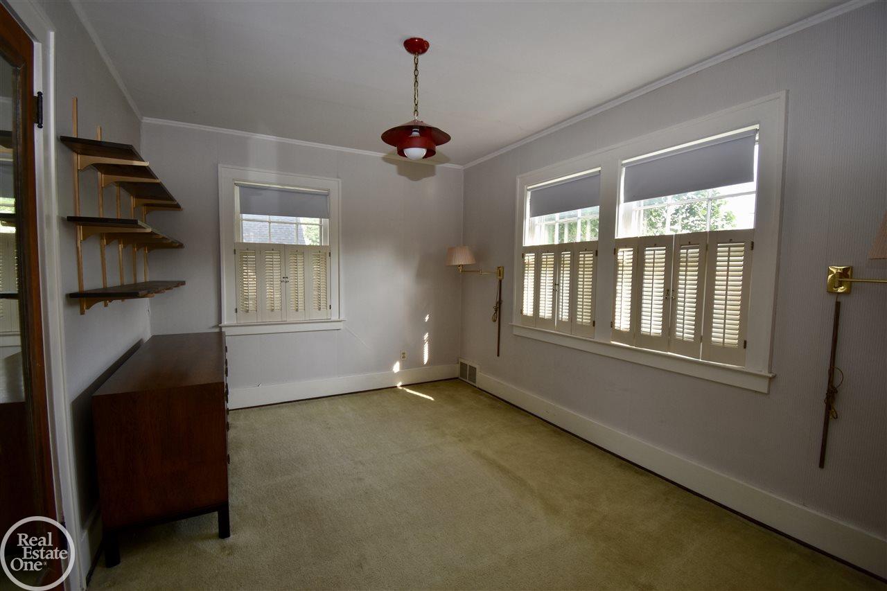 49 Hawthorne Road Grosse Pointe, MI 48236 - Photo 20 of 30 31388913-19.JPG