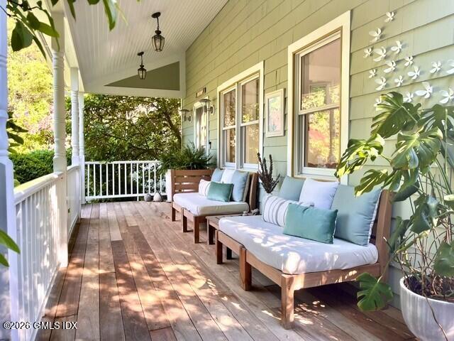 6 Irvine Road Old Greenwich, CT 06870 - Photo 1 of 15 Front
