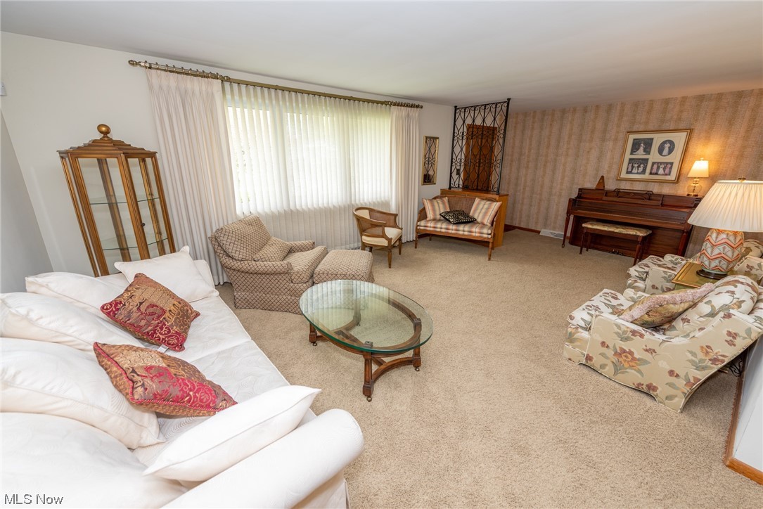 3242 Edington Road Akron, OH 44333 - Photo 3 of 23 Gallery Image 3