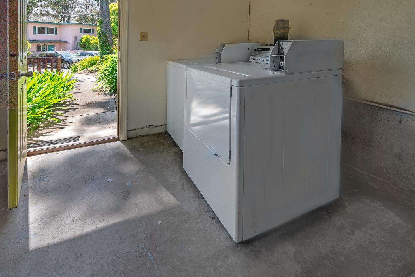 2895 Capitola Road Santa Cruz, CA 95062 - Photo 14 of 29 Gallery Image 14