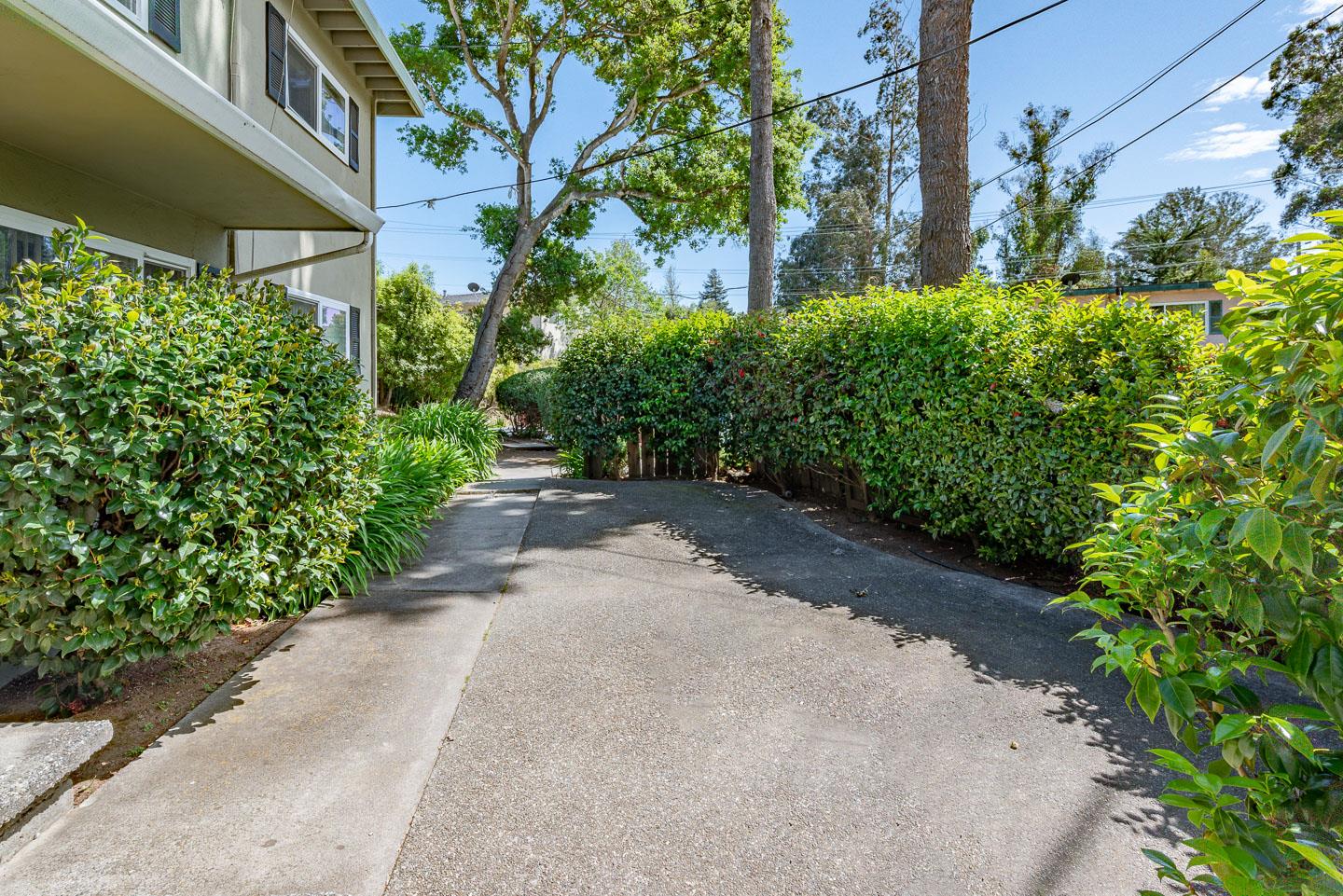 2895 Capitola Road Santa Cruz, CA 95062 - Photo 7 of 29 Gallery Image 7