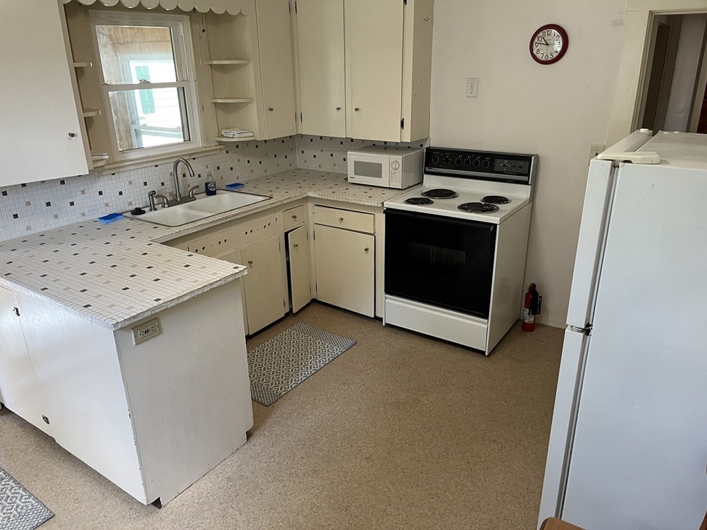 462 Leyden Road Greenfield, MA 01301 - Photo 8 of 31 Gallery Image 8