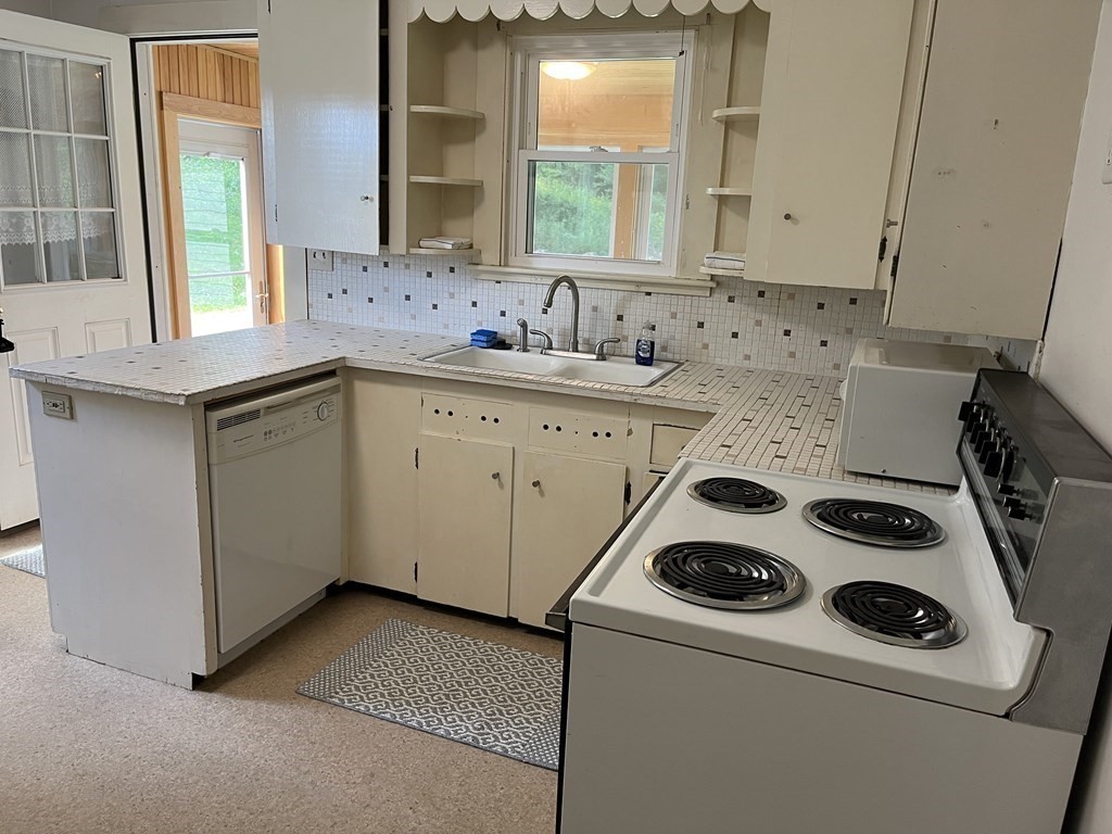462 Leyden Road Greenfield, MA 01301 - Photo 9 of 31 Gallery Image 9