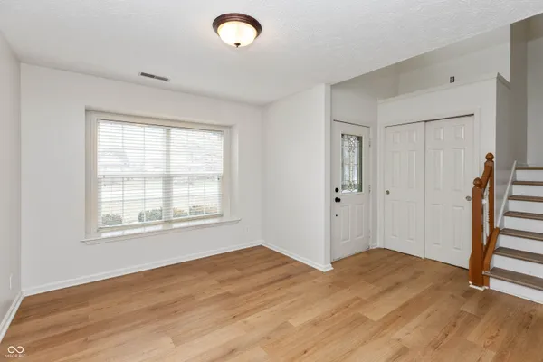 $340,000 | 502 Acorn Drive, Whiteland, IN 46184