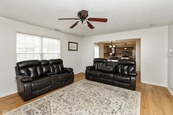 $340,000 | 502 Acorn Drive, Whiteland, IN 46184