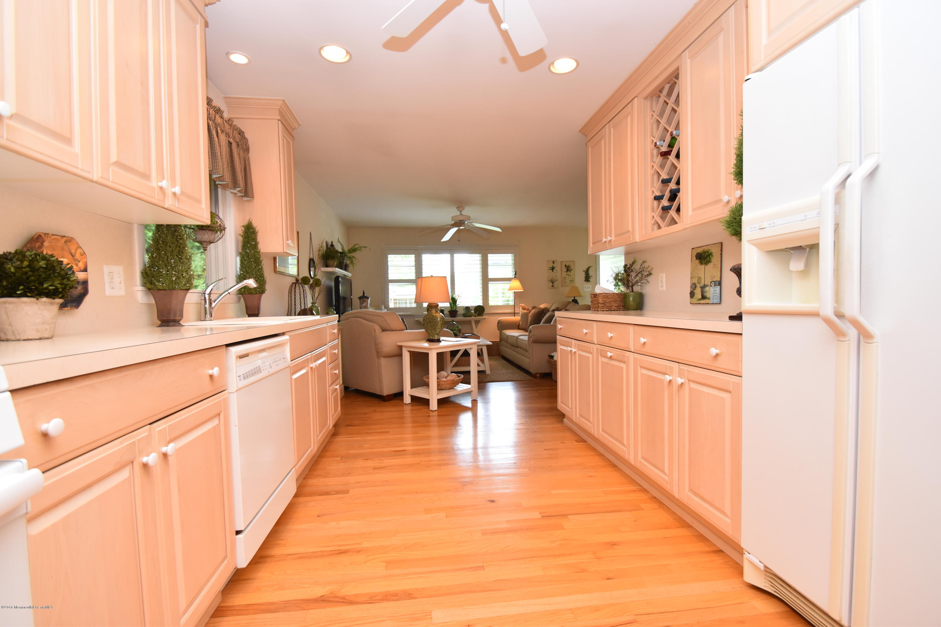 997 Ridge Avenue Manasquan, NJ 08736 - Photo 4 of 17 DSC_0014