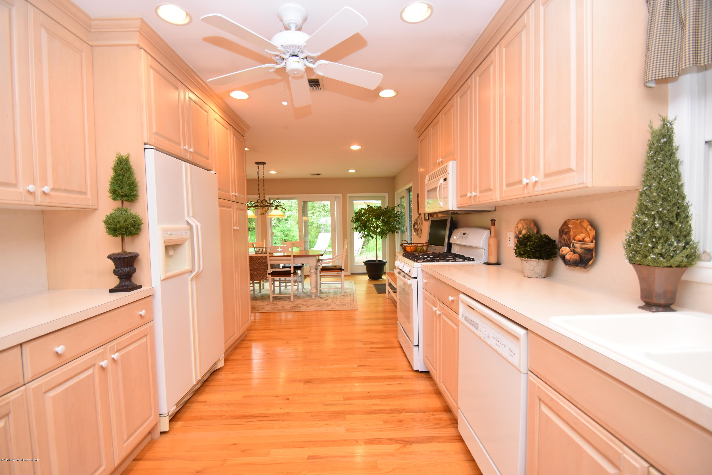 997 Ridge Avenue Manasquan, NJ 08736 - Photo 5 of 17 DSC_0010