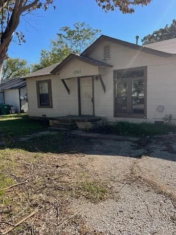 $375,000 | 1301 Fannin Street, Denton, TX 76201