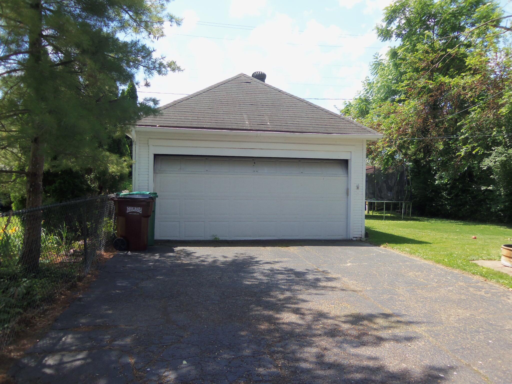 35 Englewood Road Springfield, OH 45504 - Photo 5 of 30