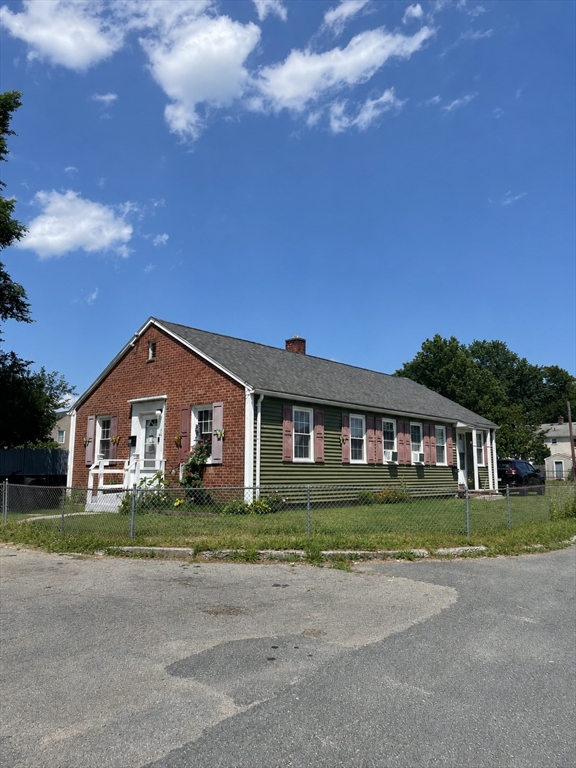 40 Ames Street Springfield, MA 01104 - Photo 1 of 14