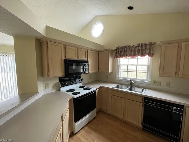 $289,999 | 3409 Morris Farm Drive, Jamestown, NC 27282