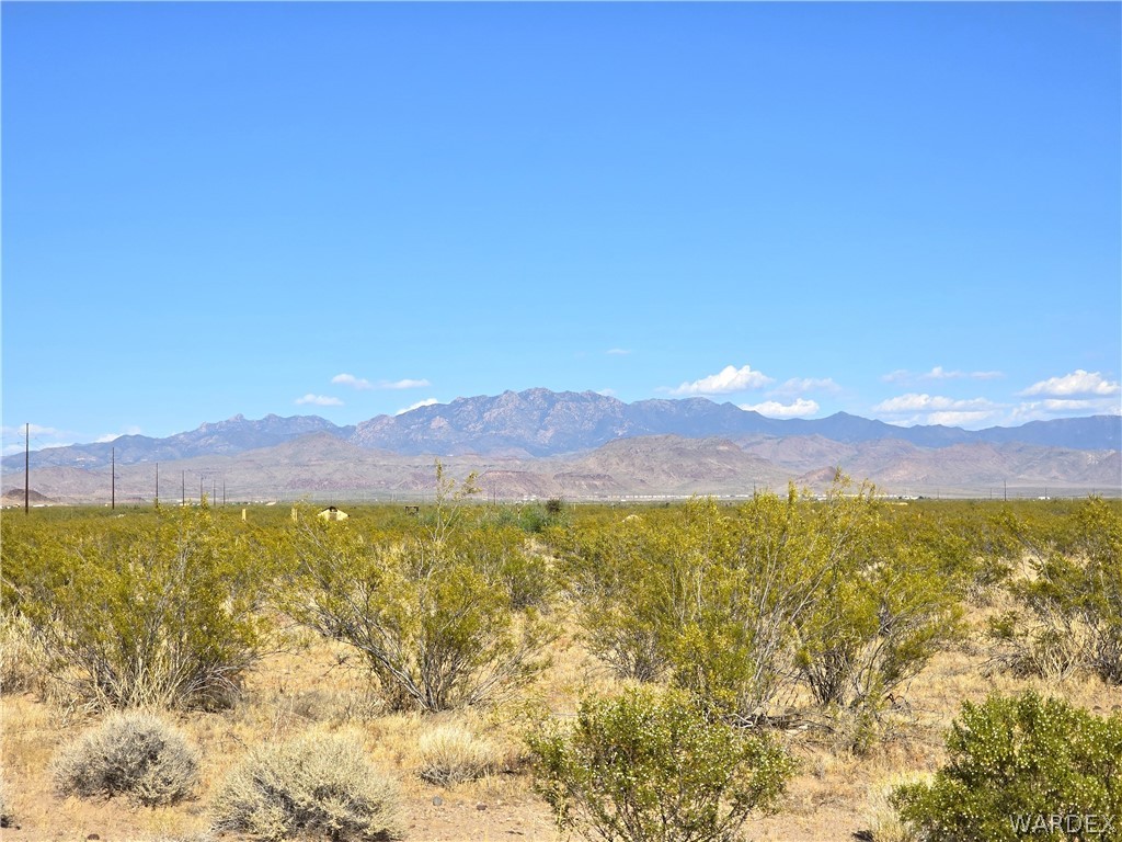 0 South Ramada Road Golden Valley, AZ 86413 - Photo 12 of 18 View of the Hualapai Mountains to the East from the lot.