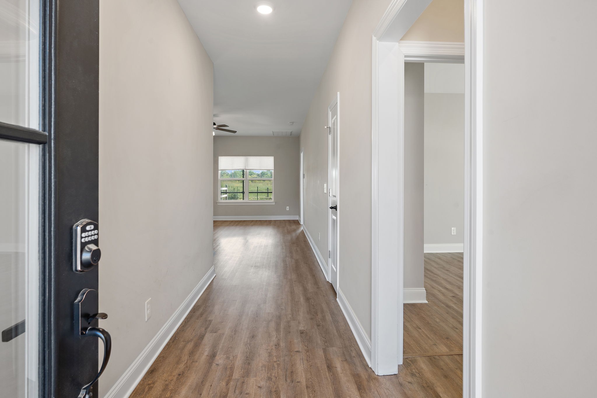 1049 Shallow Water Way Murfreesboro, TN 37127 - Photo 3 of 34