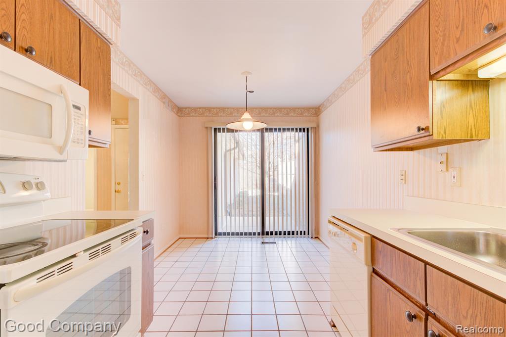 936 Wexford Way Rochester Hills, MI 48307 - Photo 17 of 40