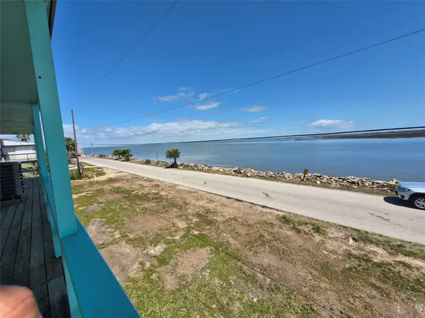 $2,100 | 3726 Concho Key, Galveston, TX 77554
