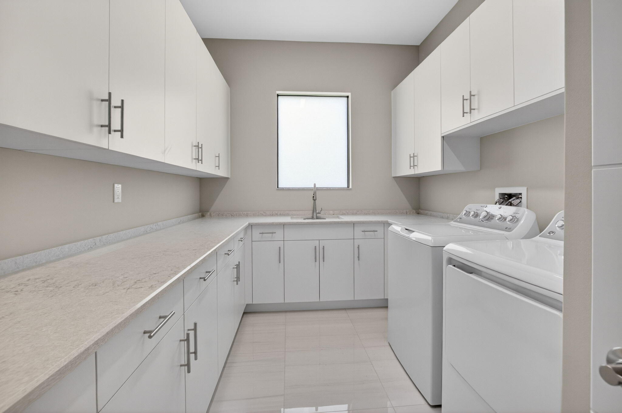 17089 Rainbow Fls Trail Boca Raton, FL 33496 - Photo 49 of 141 Laundry/Mudroom