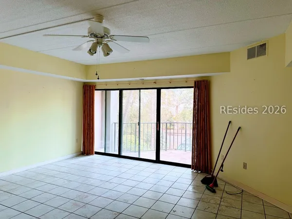 $499,000 | 10 South Forest Beach Drive, Unit 122, Hilton Head Island, SC 29928