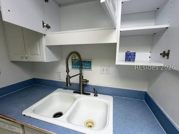 $499,000 | 10 South Forest Beach Drive, Unit 122, Hilton Head Island, SC 29928
