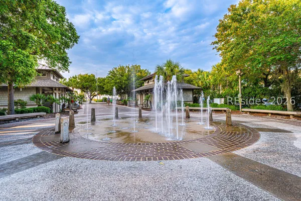$499,000 | 10 South Forest Beach Drive, Unit 122, Hilton Head Island, SC 29928