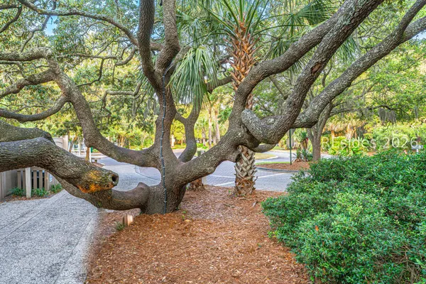 $499,000 | 10 South Forest Beach Drive, Unit 122, Hilton Head Island, SC 29928