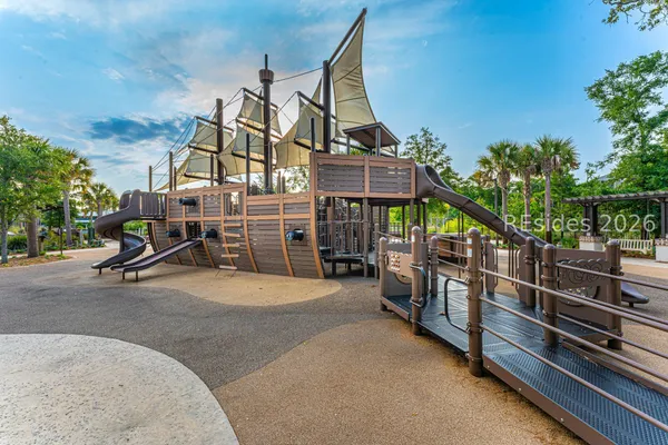 $499,000 | 10 South Forest Beach Drive, Unit 122, Hilton Head Island, SC 29928