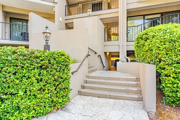 $499,000 | 10 South Forest Beach Drive, Unit 122, Hilton Head Island, SC 29928