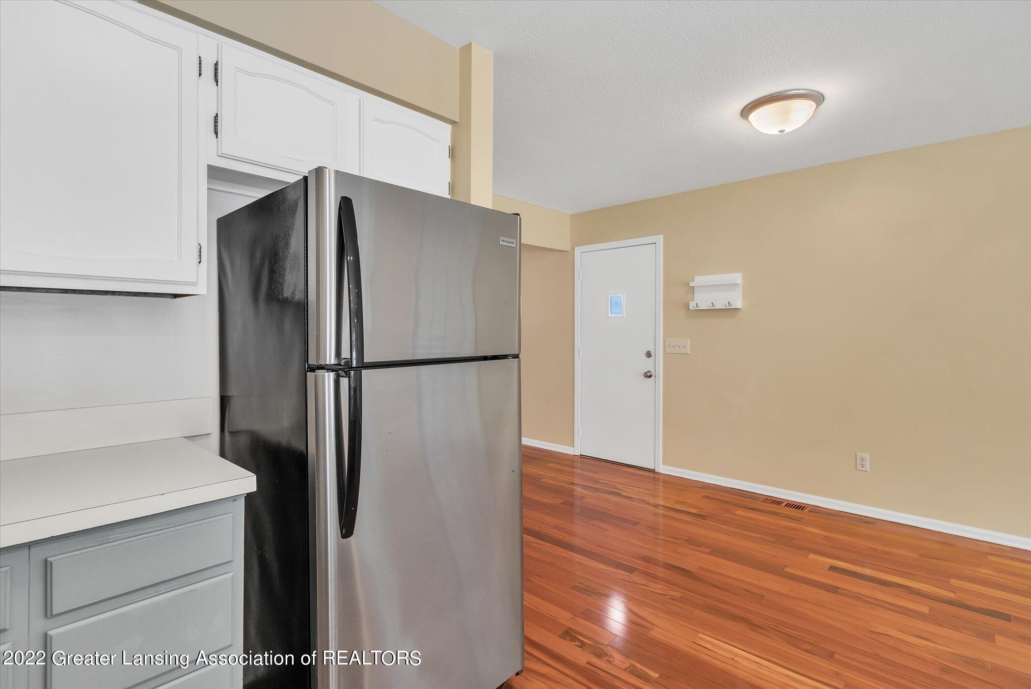 920 Bretton Road Lansing, MI 48917 - Photo 18 of 39 18-920-Bretton-Rd-WindowStill-Real-Estat