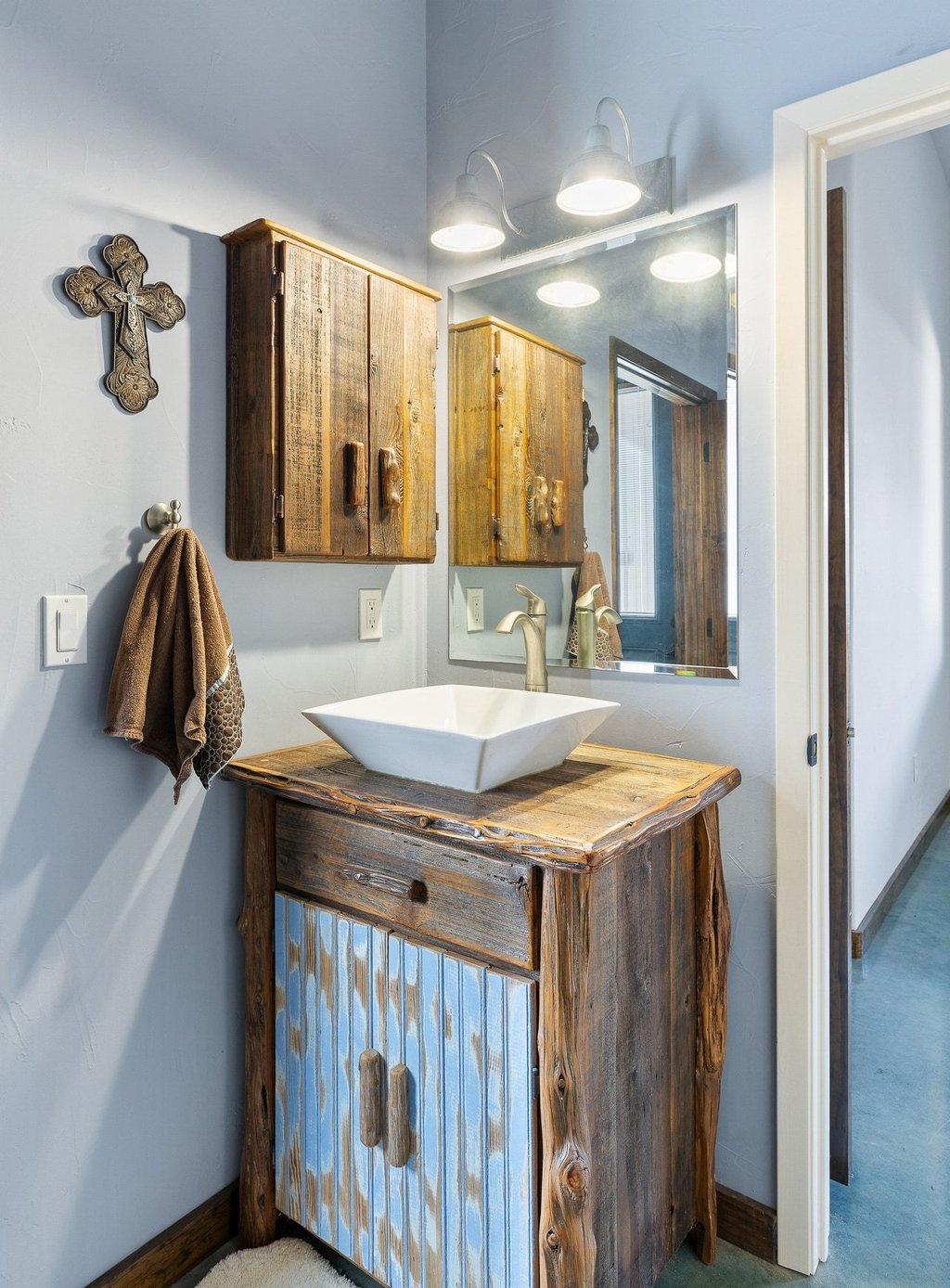 1292 Upper Turtle Creek Road Kerrville, TX 78028 - Photo 19 of 40 Bathroom featuring vanity and baseboards