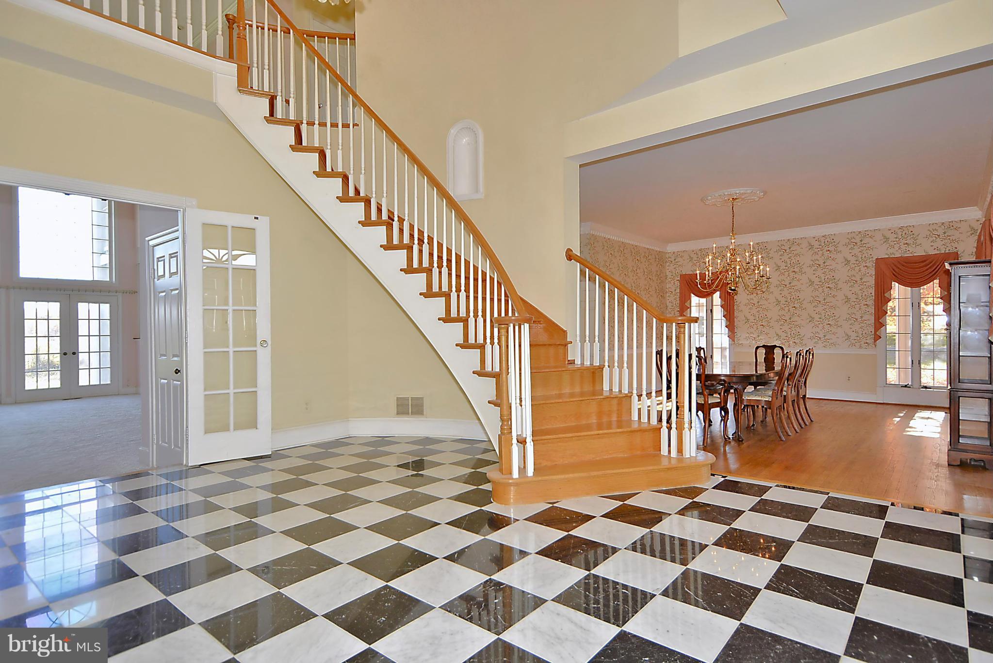 19234 Loudoun Orchard Road Leesburg, VA 20175 - Photo 2 of 30 Foyer