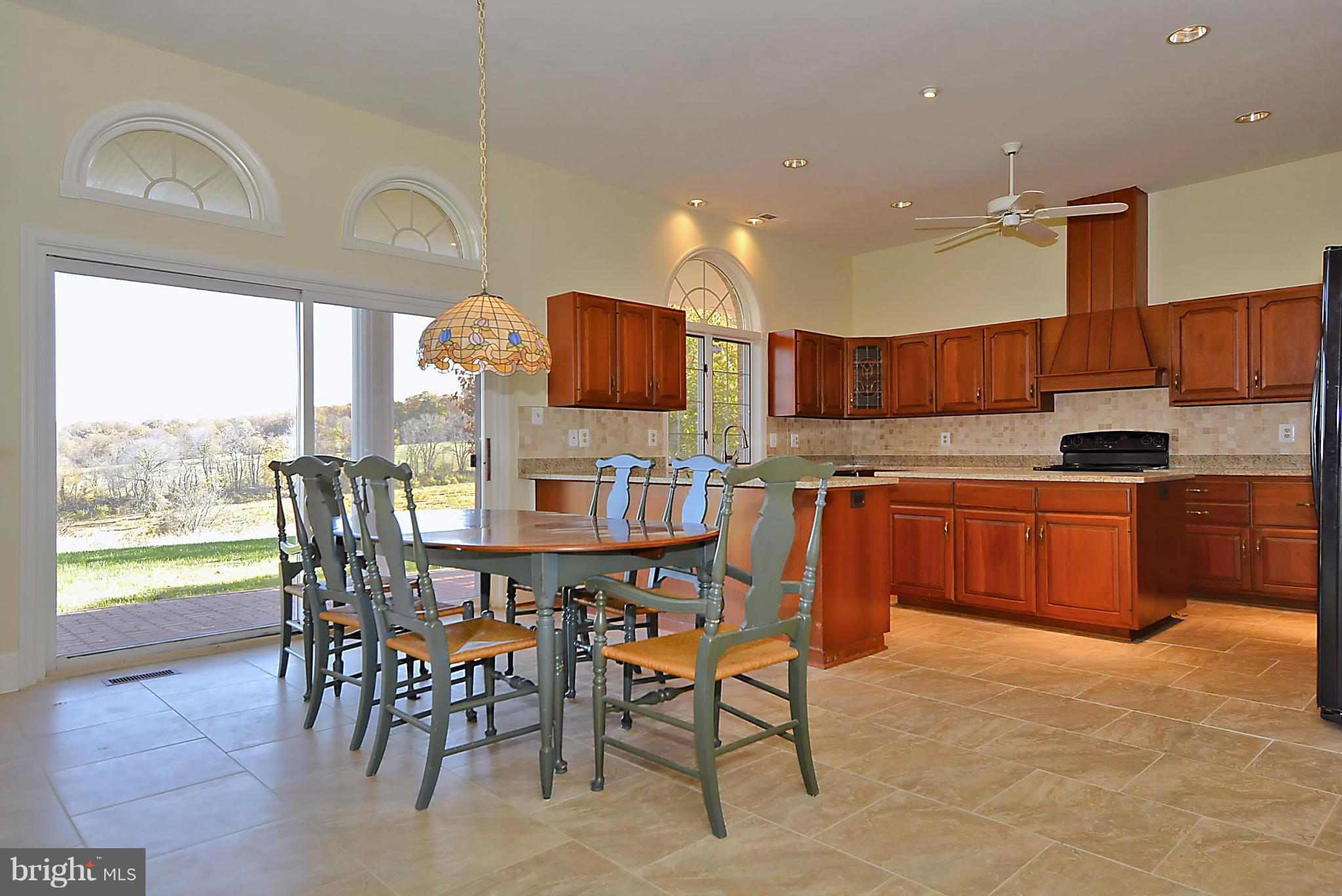 19234 Loudoun Orchard Road Leesburg, VA 20175 - Photo 8 of 30 Kitchen