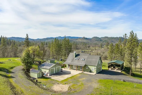 $990,000 | 10060 Butte Falls Highway, Eagle Point, OR 97524