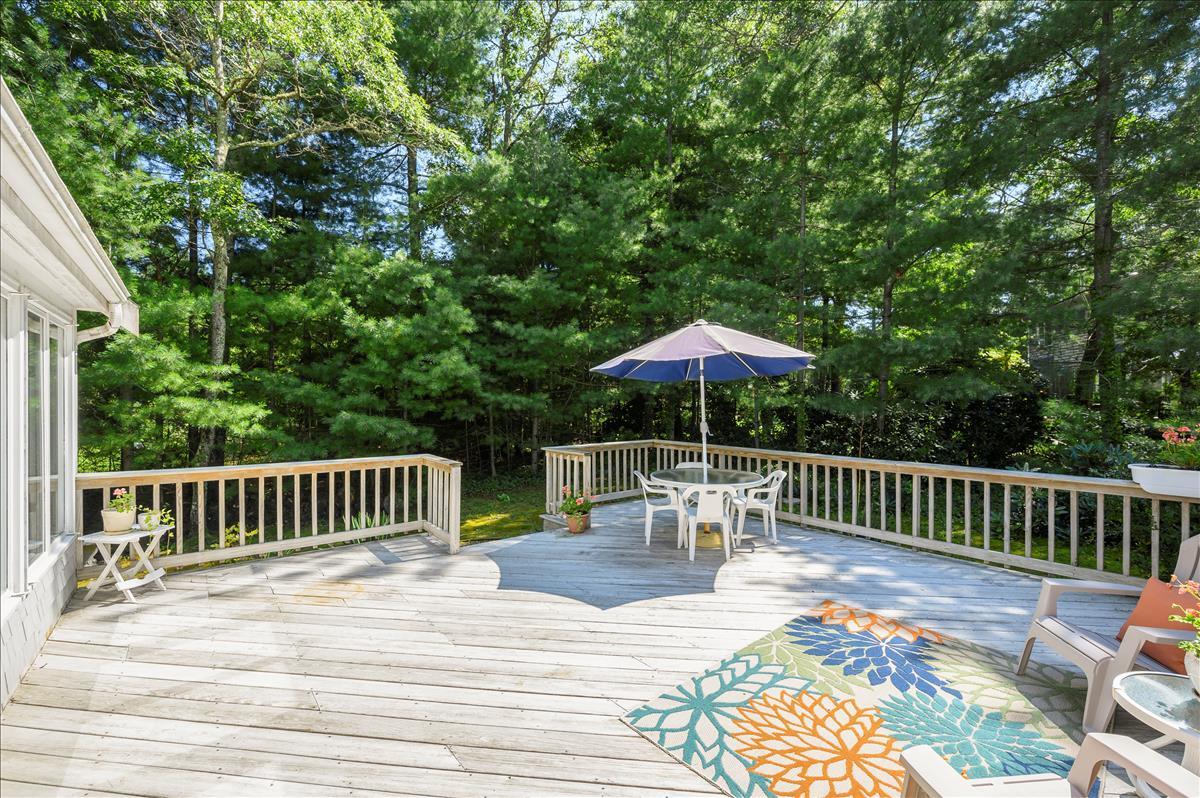 218 Hickory Hill Circle Osterville, MA 02655 - Photo 21 of 30 a terrace view with a seating space