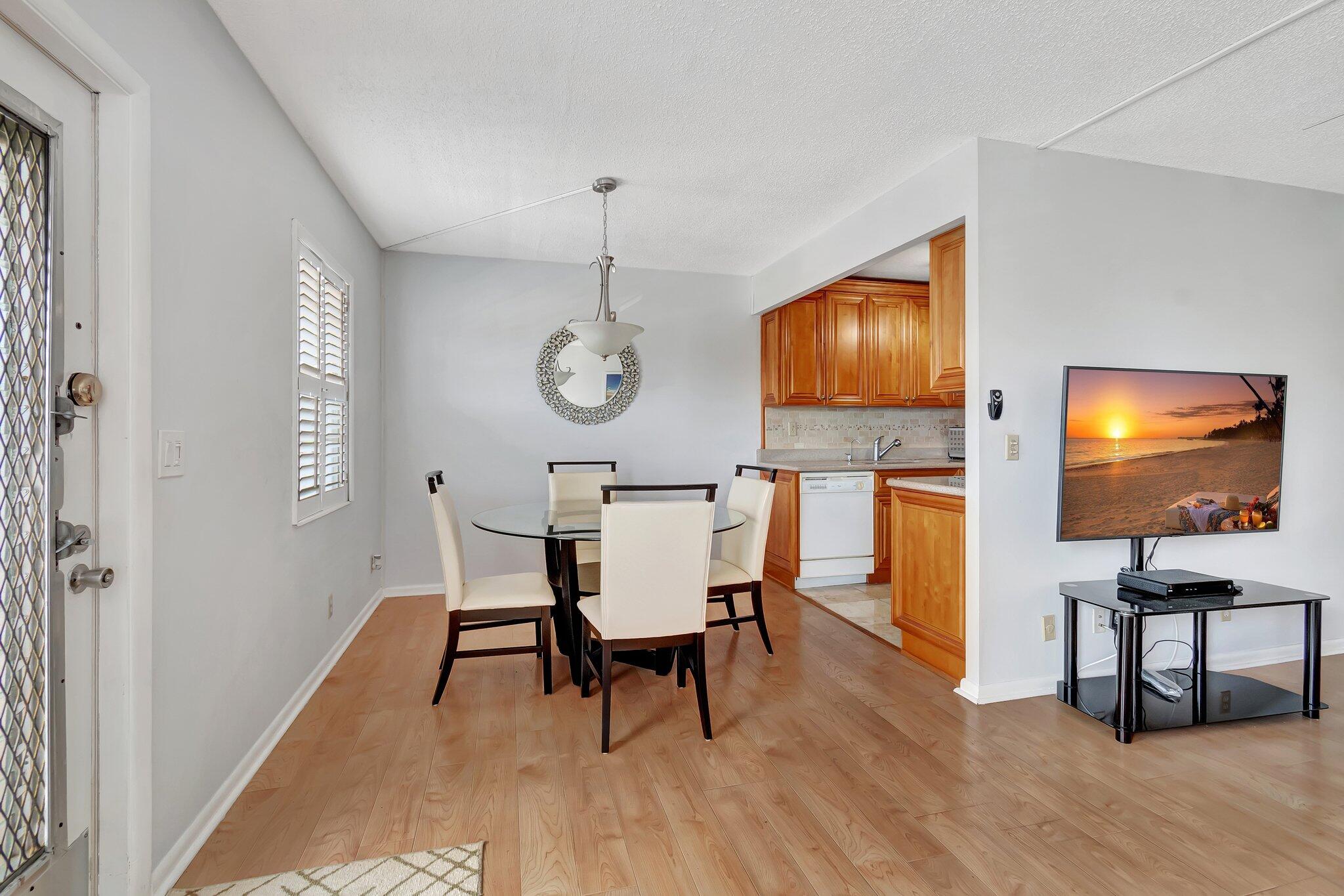 4018 Cornwall Drive Boca Raton, FL 33434 - Photo 7 of 84 21-web-or-mls-DSC_2977